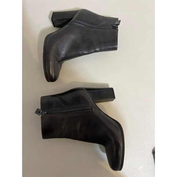 MICHAEL Michael Kors Leather Black Heeled Bootie 9M - Picture 3 of 7